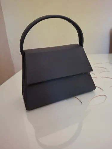 Bolsa de mão feminina pequena nunca usada