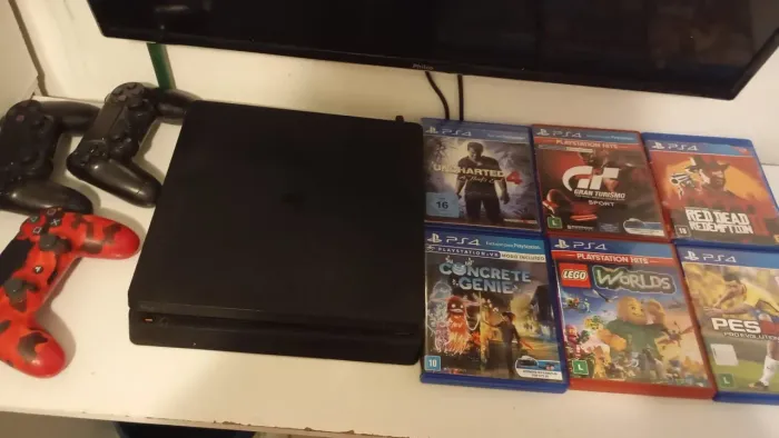 Ps4 slim usado com 500 gb,obs: não aceito pagamento pelo olx nem entrego