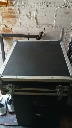 Mesa de som Yamaha 4 mil