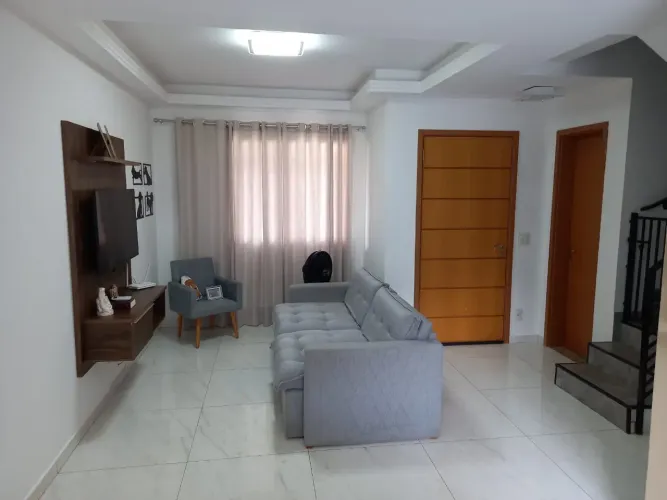 Sobrado com 03 dorms. sendo 01 suíte no Condominio Vila Nova Di Gaia em Sertãozinho/SP