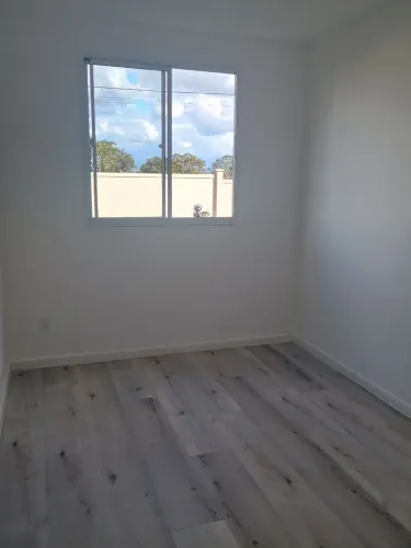 Aluga se quarto para mulher
