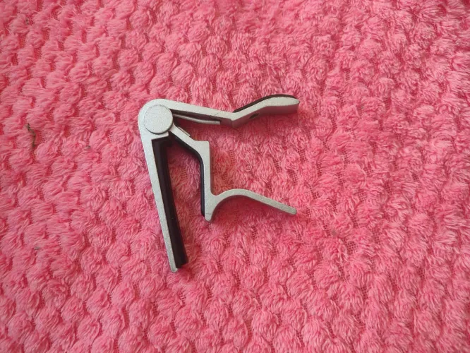Capotraste para violão 