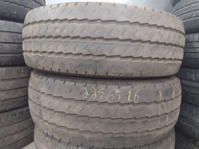 Pneus 225/65/16 de carga continental