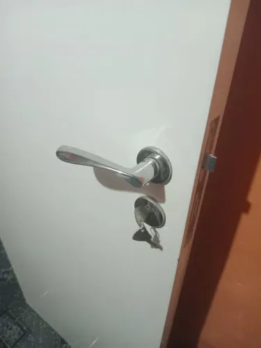 ? Porta Branca HDF à Venda