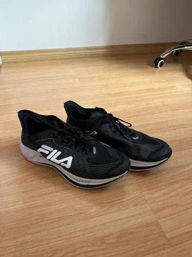 Tênis Fila Racer Carbon preto tamanho 43
