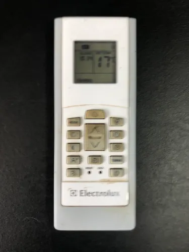 Vendo um ar-condicionado de 12Mil Btu pra levar logo