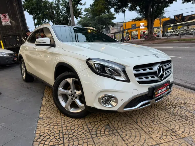 Mercedes-Benz GLA-200 GLA 200 Night 1.6. TB 16V Flex Aut. 2019