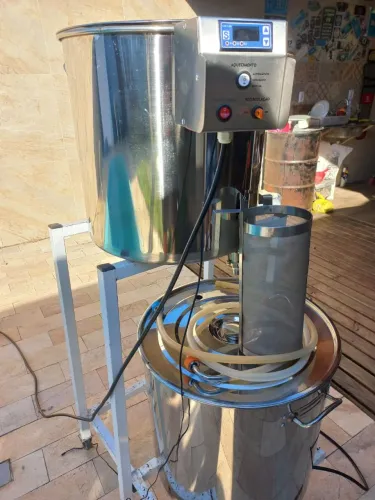 Panela cervejeira ezbrew b100 semi nova R$ 4.400 pra hj.