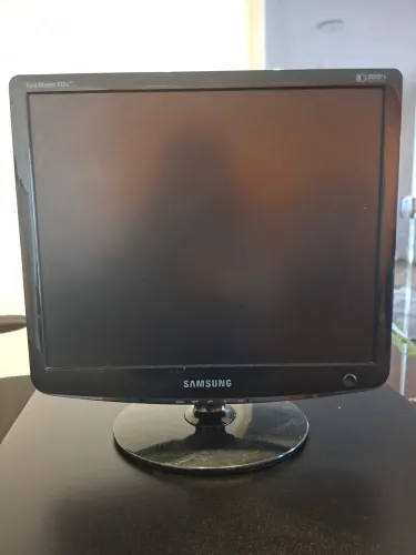 Monitor Samsung acompanha Cpu