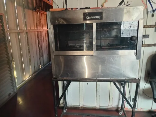 Vendo Maquina de Assar Frango $600
