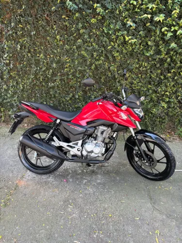 Moto impecável
