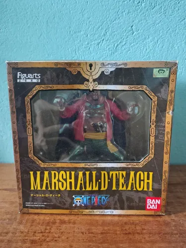ONE PIECE - MARSHALL D. TEACH (BARBA NEGRA) FIGUARTS ZERO