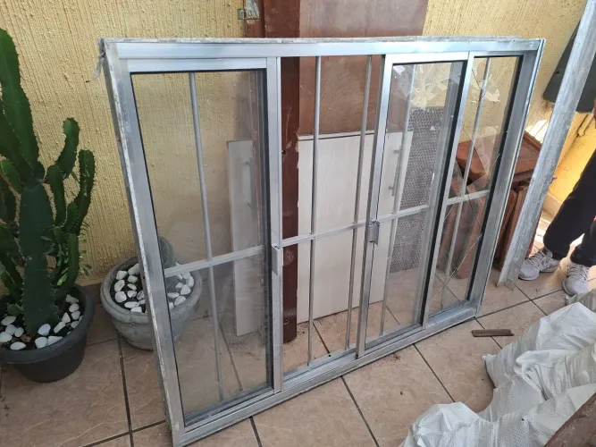 Janela de alumínio