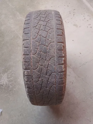 Pneu usado 245/70/R16 Pirelli