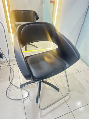 Vendo cadeira de cabeleireiro com hidráulico