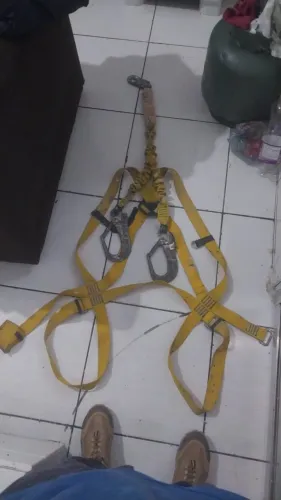 cinto de segurando trabalhar em alturas