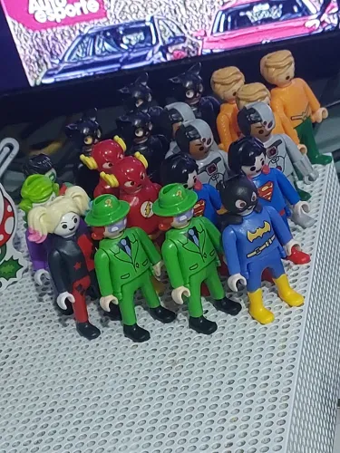 Vendo repetidos 10 reais cada
