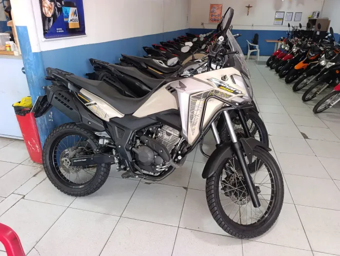Moto Sahara VDV ano 2025 valor 36900