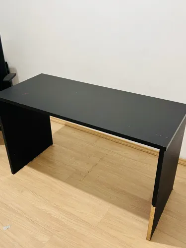 Mesa de escritório preta 1,25m x 50cm