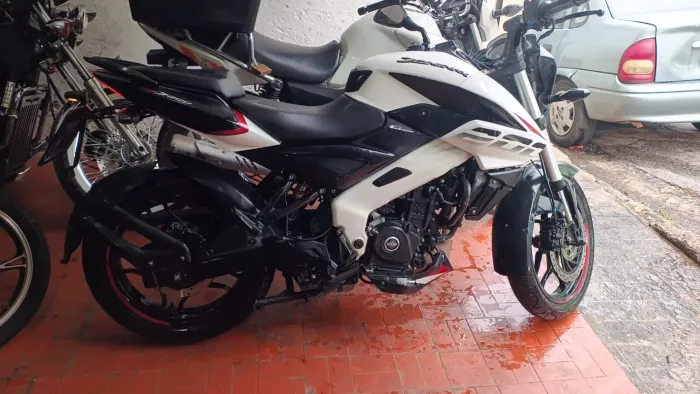 Moto de mulher única dona