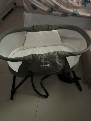 Kit com ninho redutor, trocador e berço Moisés