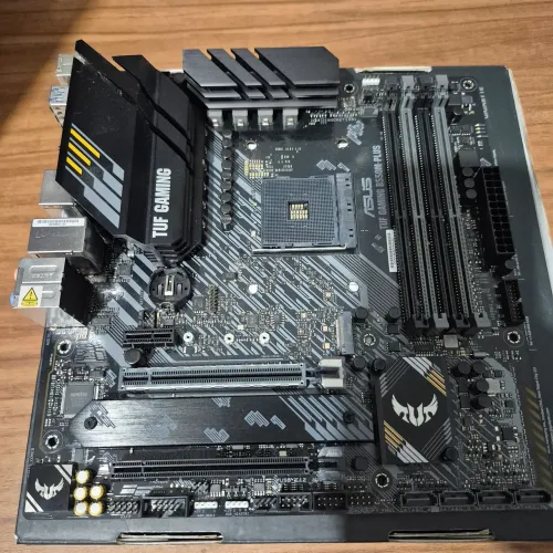 PLACA MAE ASUS TUF B550. ACEITO CARTAO