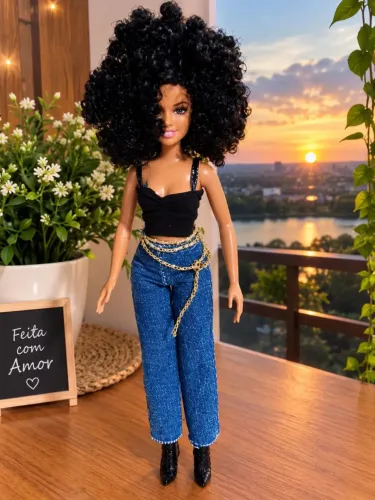 Boneca Barbie Naome confeccionada