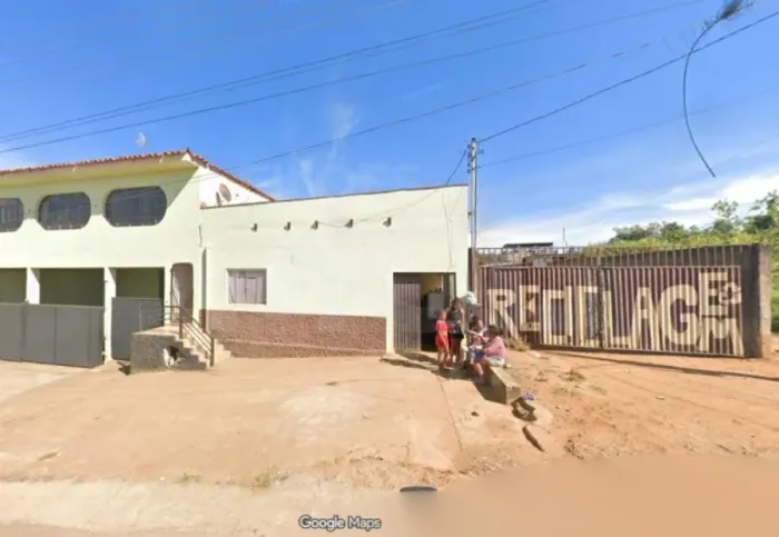 BOA ESPERANÇA/MG 2 casas com lote de 1.311m² no Jardim Nova Esperança.