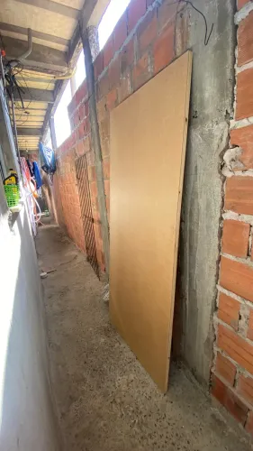 Porta de madeira 90 cm
