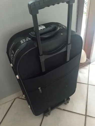 Mala de viagem tamanho medio