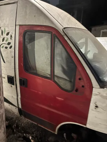 Porta direita Ducato ano 2014 R$ 800