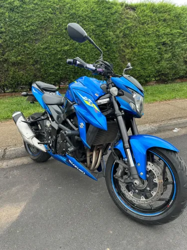 Suzuki GSX-S 750 - Impecável / Conservada / Documentação OK