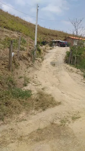 Excelente oportunidade chácara a 5 minutos da Carvalho Pinto