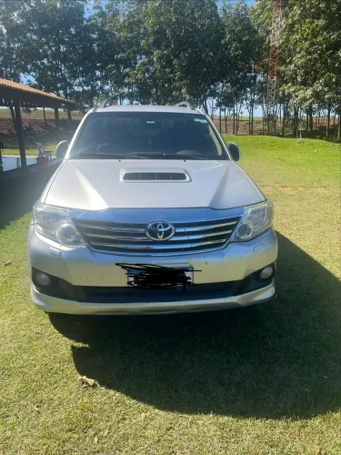 Toyota Hilux SW4 SRV D4-d 4X4 3.0 TDI Dies. AUT 2014