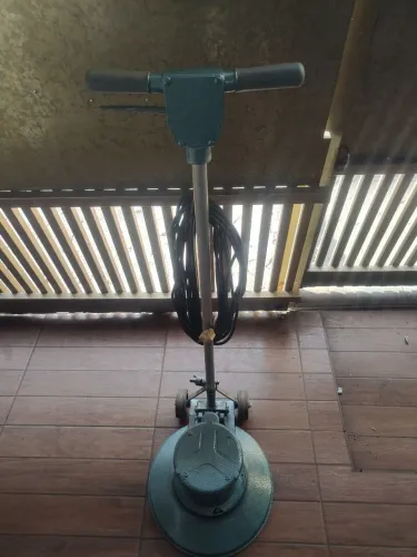 Enceradeira industrial