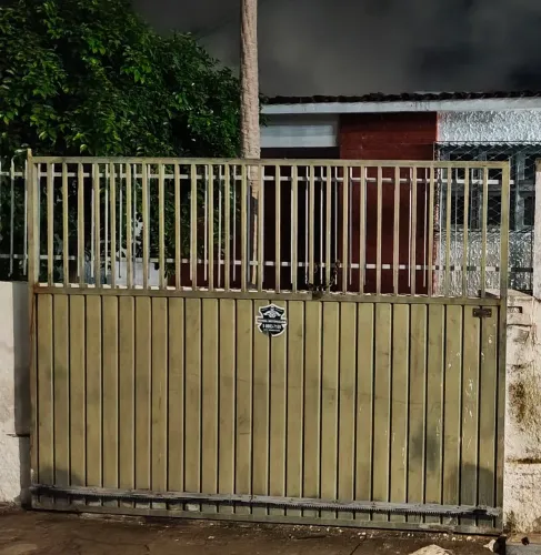 Portão galvanizado eletrônico com motor