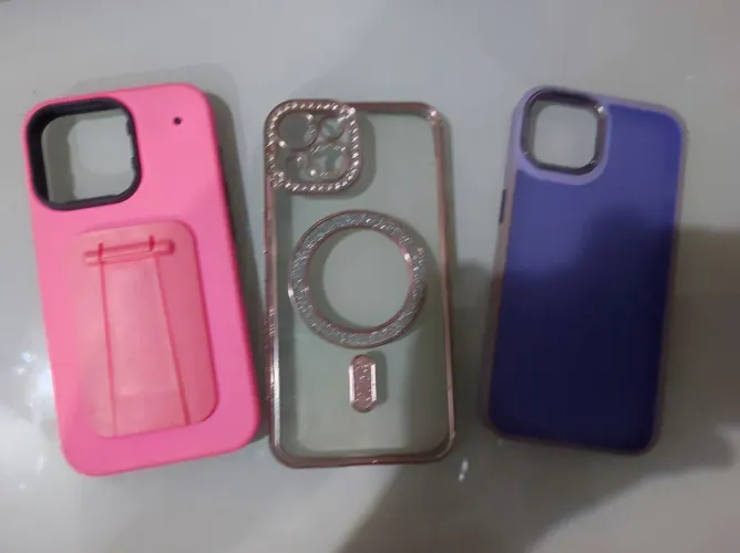 Vendo capinha para iPhone 14 Semi nova, em excelente estado de conservação.