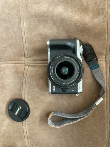 Kit Canon EOS M6 + Lente 15-45mm + Microfone RØDE VideoMicro + Tripés + Mochila