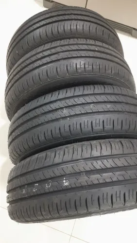 Pneus Dunlop o Jogo aro 14 Medida 175 / 65 R14 - Novos
