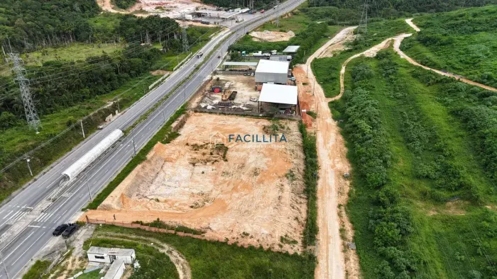Terreno à venda com 6.200m², uma área estratégica para grandes negócios na Av. das Flores-