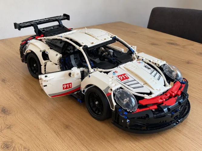 Porsche 911 RSR - Kit de Blocos de Montar 1.580 Peças