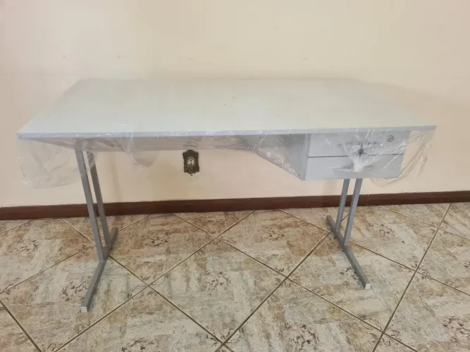 Mesa de Escritório Duas Gavetas 120x60