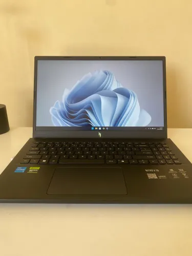 Notebook Acer Nitro V15 RTX 5050 8GB VRAM + 24GB RAM + 512 GB SSD