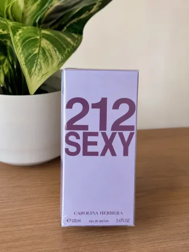 Perfume 212 Sexy Carolina Herrera 100ml - NOVO e LACRADO!