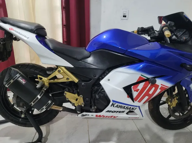 Kawasaki ninja 250R pintura personalizada!
