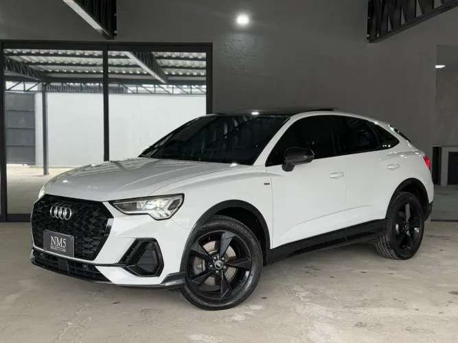 Audi Q3 SPB Perf. Black 2.0 TFSI Tipt. Quat. 2022