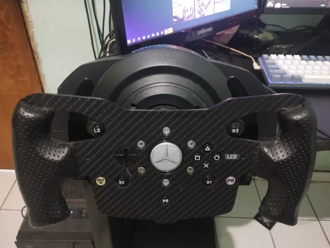 Volante Thrustmaster T300 com 2 Aros e Pedal T3PA com Add-On Aro F1 incluído