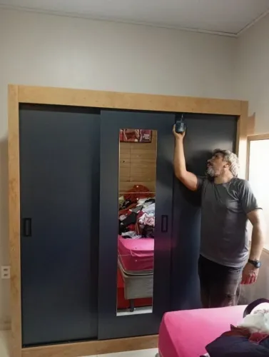 Montagem e desmontagem de móveis