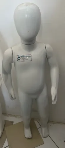 Manequim Infantil Branco - Ótimo para Loja/Vitrine