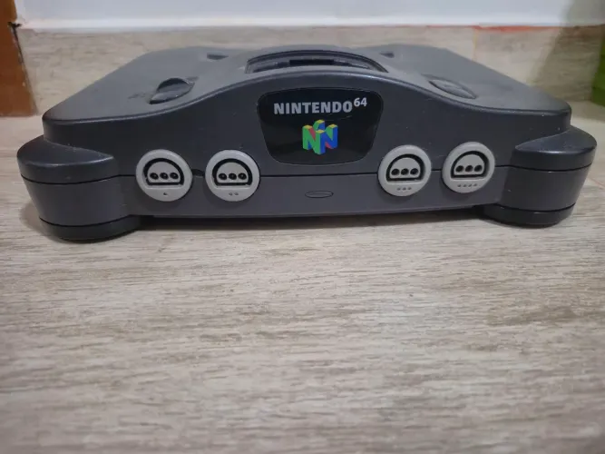 Nintendo 64 console com defeito acende a luz vermelha 